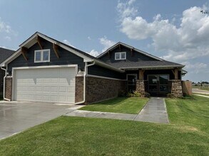 10537 NW 32nd St in Yukon, OK - Building Photo - Building Photo