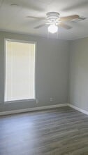 407 E Homan Ave in Baytown, TX - Building Photo - Building Photo