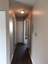 10050 W Nine Mile Rd-Unit -19 in Oak Park, MI - Building Photo - Building Photo