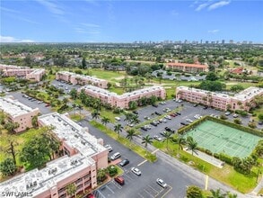 150 Turtle Lake Ct in Naples, FL - Building Photo - Building Photo