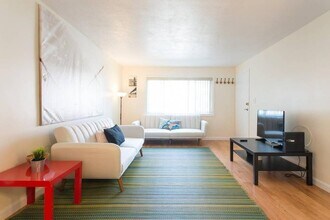 23 Oxford Cir in Belmont, MA - Building Photo - Building Photo
