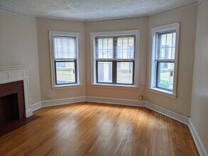 925 Forest Ave in Evanston, IL - Foto de edificio - Building Photo