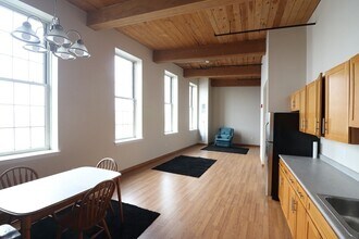 35 Riverwalk Way in Lowell, MA - Building Photo - Building Photo