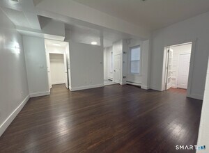 156 Garfield Ave in New London, CT - Building Photo - Building Photo