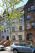 40 W 75th St in New York, NY - Building Photo - Building Photo