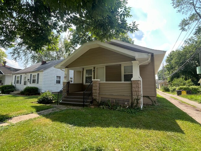 property at 3316 Plaza Dr