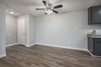 Arbor Ridge 1 in Sacramento, CA - Foto de edificio - Interior Photo