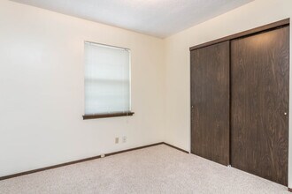 811 Dondee Dr, Unit 811 dondee in Manhattan, KS - Building Photo - Building Photo