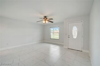 2214 SE 13th St in Cape Coral, FL - Foto de edificio - Building Photo