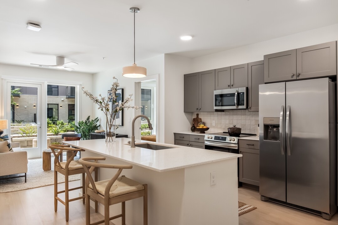 Vista At Councill Square in Huntsville, AL - Foto de edificio