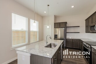 105 Bedford Cir in Saginaw, TX - Building Photo - Building Photo