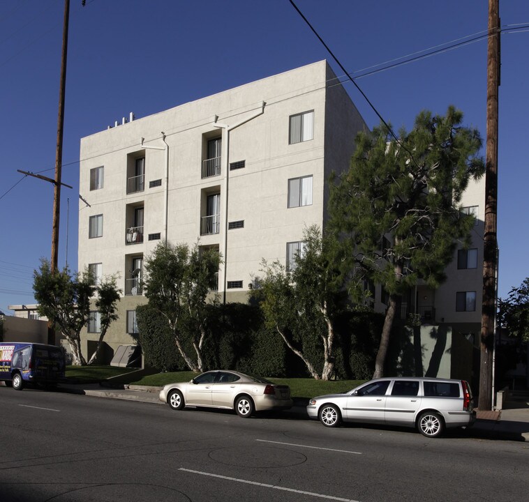 Amadeus in North Hollywood, CA - Building Photo