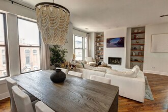 1367 W Erie St in Chicago, IL - Foto de edificio - Building Photo