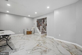 6608 Westbury Oaks Ct in Springfield, VA - Building Photo - Building Photo