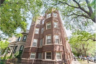 1208 W Waveland Ave, Unit 3 in Chicago, IL - Building Photo