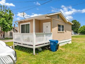 61 Camp St in Waynesville, NC - Building Photo - Building Photo