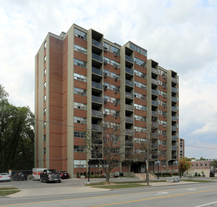 Main Place in Hamilton, ON - Building Photo