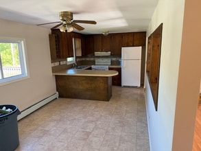 8 Madelyn St in Lisbon, ME - Building Photo - Building Photo