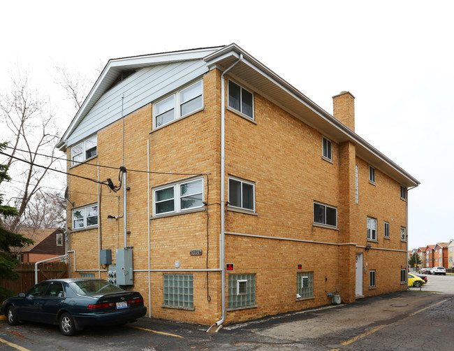 9401 Lawrence Ct in Schiller Park, IL - Building Photo - Building Photo