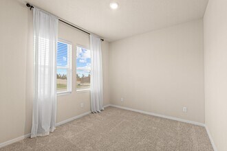 8005 S Avery Rd in Cheney, WA - Building Photo - Building Photo