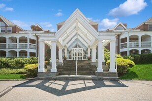 333 N State Rd, Unit 20E in Briarcliff Manor, NY - Building Photo