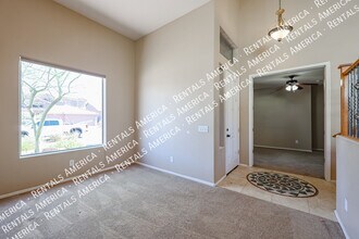 3117 W Espartero Way in Phoenix, AZ - Foto de edificio - Building Photo