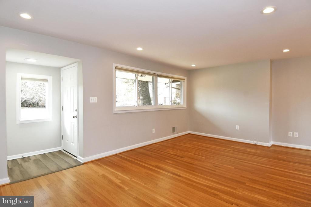6319 Tone Ct in Bethesda, MD - Building Photo