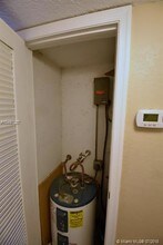 3100 W Rolling Hills Cir-Unit -407 in Davie, FL - Building Photo - Building Photo