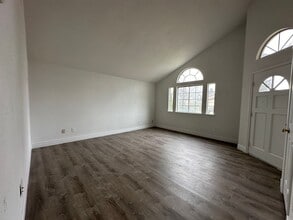 5567 W Sample Ave in Fresno, CA - Building Photo - Building Photo