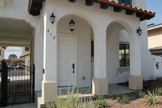 425 W Duarte Rd in Monrovia, CA - Building Photo - Building Photo