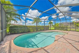 2727 Via Piazza Loop in Ft. Myers, FL - Building Photo - Building Photo