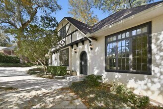 2492 Elfinwing Ln in Tallahassee, FL - Building Photo - Building Photo