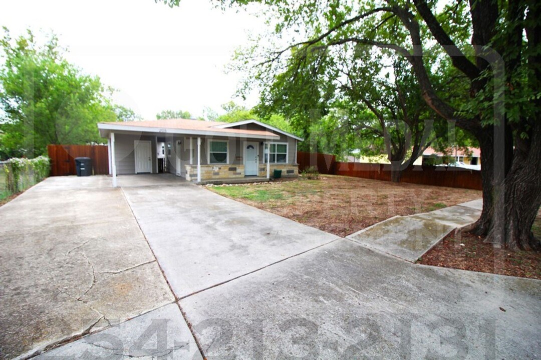 205 E Vardeman Ave in Killeen, TX - Building Photo