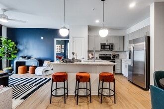 Evolve at Deep River in High Point, NC - Foto de edificio - Building Photo