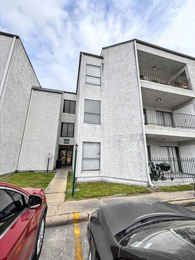 2830 S Bartell Dr in Houston, TX - Building Photo - Building Photo