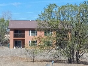 623 Zuni St, Unit D in Taos, NM - Building Photo - Building Photo