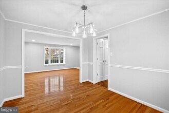 8300 White Star Ct in Springfield, VA - Building Photo - Building Photo