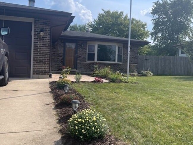 647 W Stearns Rd in Bartlett, IL - Building Photo - Building Photo