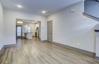 609 Bristol Creek Dr in Nashville, TN - Foto de edificio - Building Photo