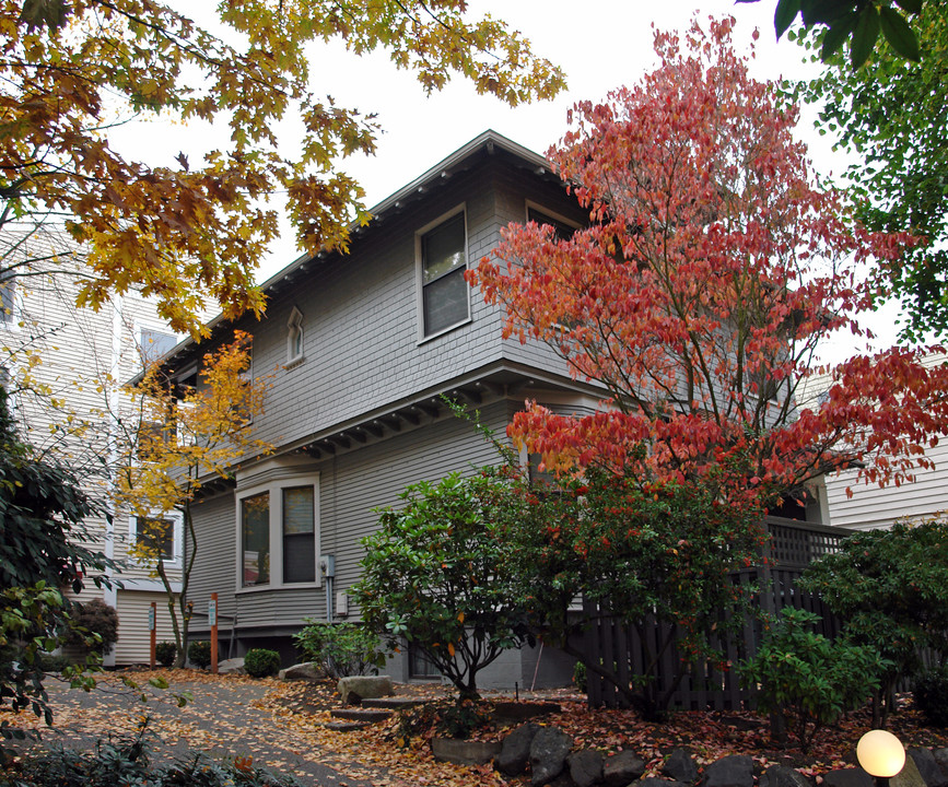 Hunter Trevor Apartments in Seattle, WA - Building Photo