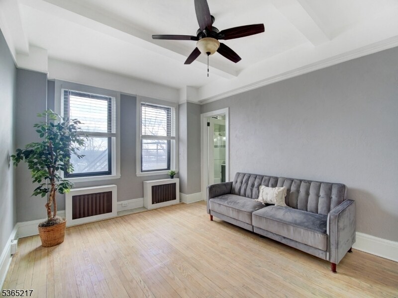 363-377 Mt Prospect Ave in Newark, NJ - Building Photo