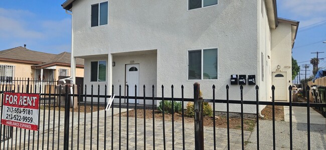 1019 E 84th Pl in Los Angeles, CA - Building Photo - Building Photo