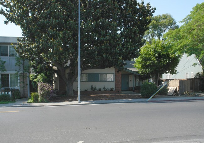 1138 Willow St in San Jose, CA - Foto de edificio - Building Photo