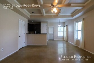 1125 Brown Rock Dr in New Braunfels, TX - Foto de edificio - Building Photo