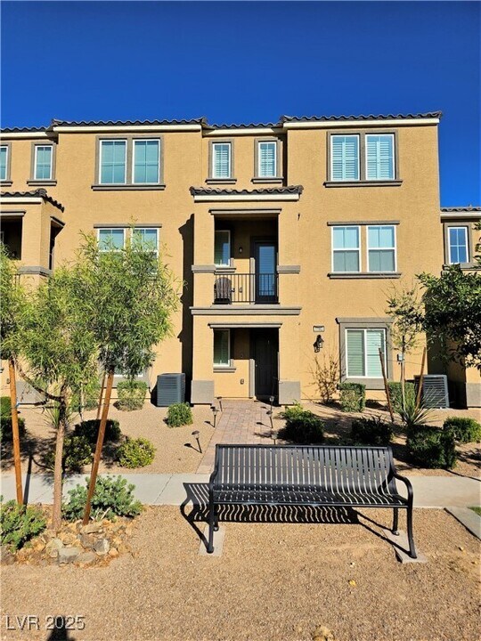 1182 Kiamichi Ct in Henderson, NV - Building Photo