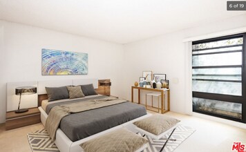 8650 Gulana Ave, Unit L2163 in Los Angeles, CA - Building Photo - Building Photo