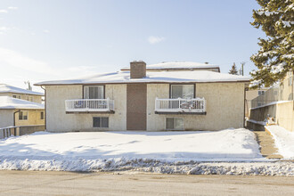 1111C 78 Av NW in Calgary, AB - Building Photo - Building Photo