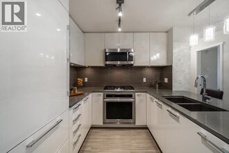 1128 Kensal Pl in Coquitlam, BC - Building Photo - Building Photo