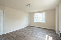 401 PLEASANT St photo'
