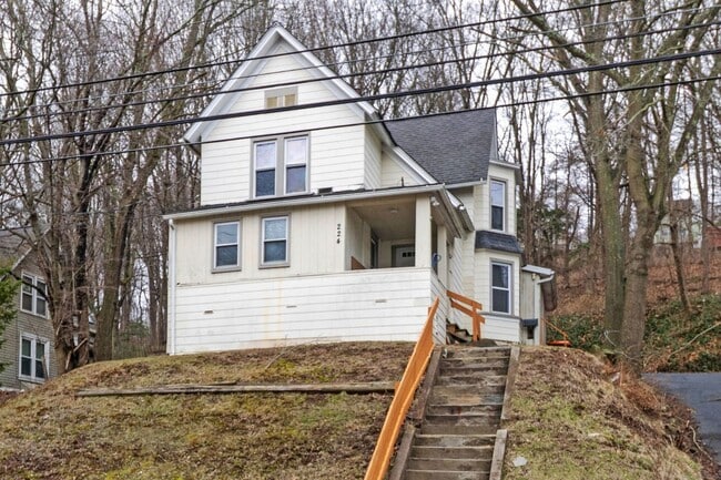 224 Crown St in Meriden, CT - Building Photo - Building Photo